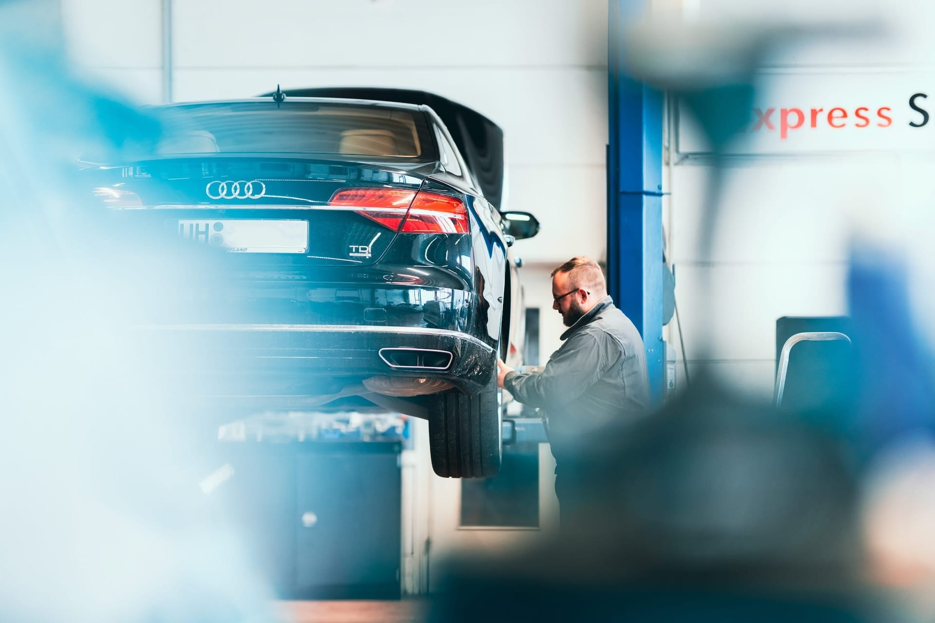 Kfz-Mechatroniker mit Schwerpunkt Karosserietechnik (m/w/d)